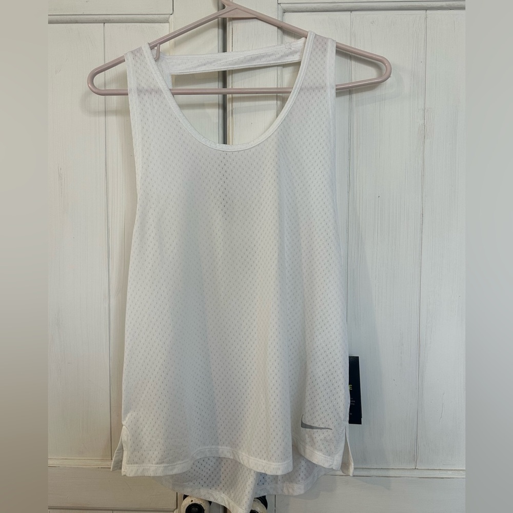 NWT Nike Tank Size M